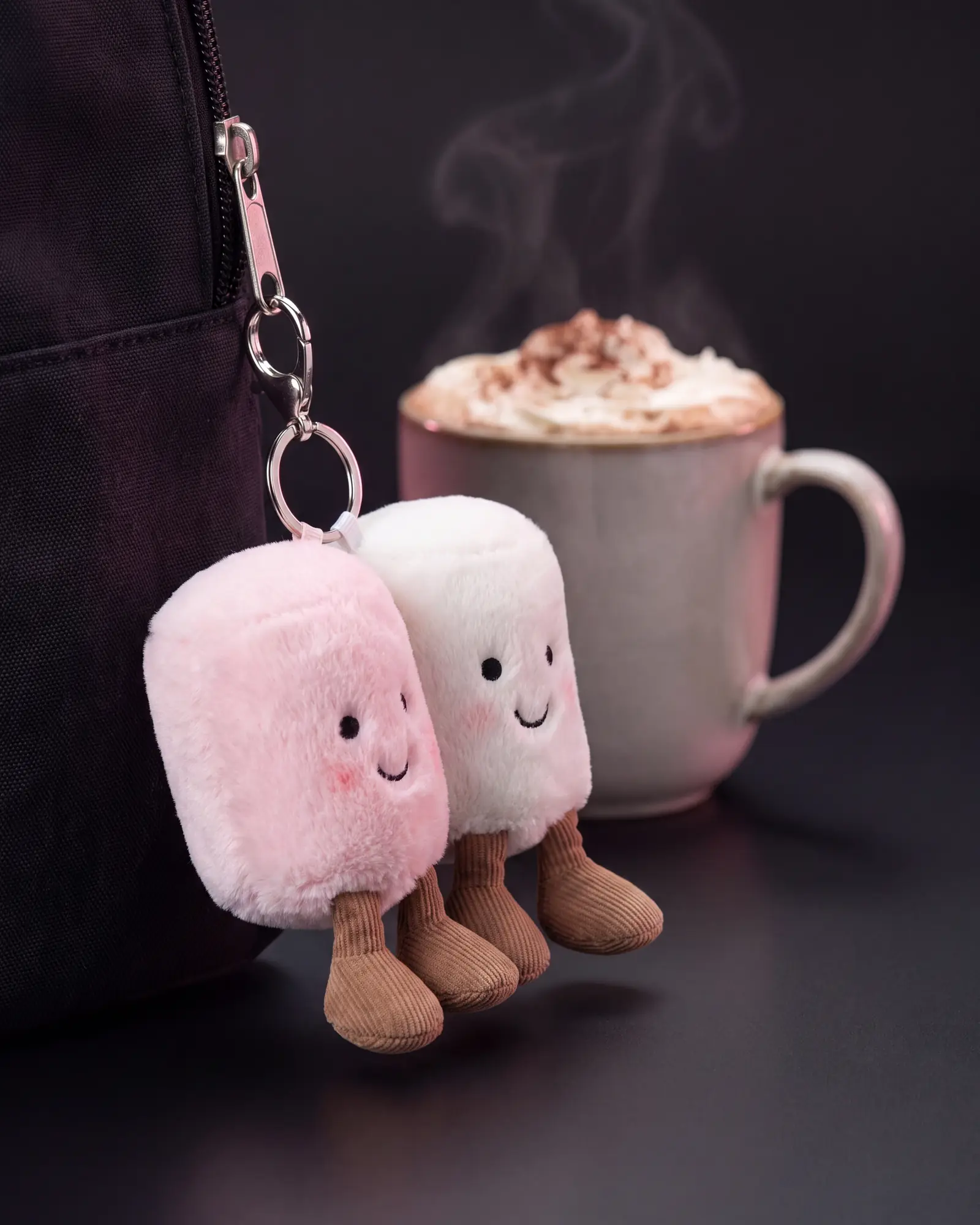 Amuseables Pair of Marshmallows Bag Charm、別角度からの一枚。
